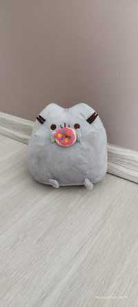 Maskotka Pusheen z donutem