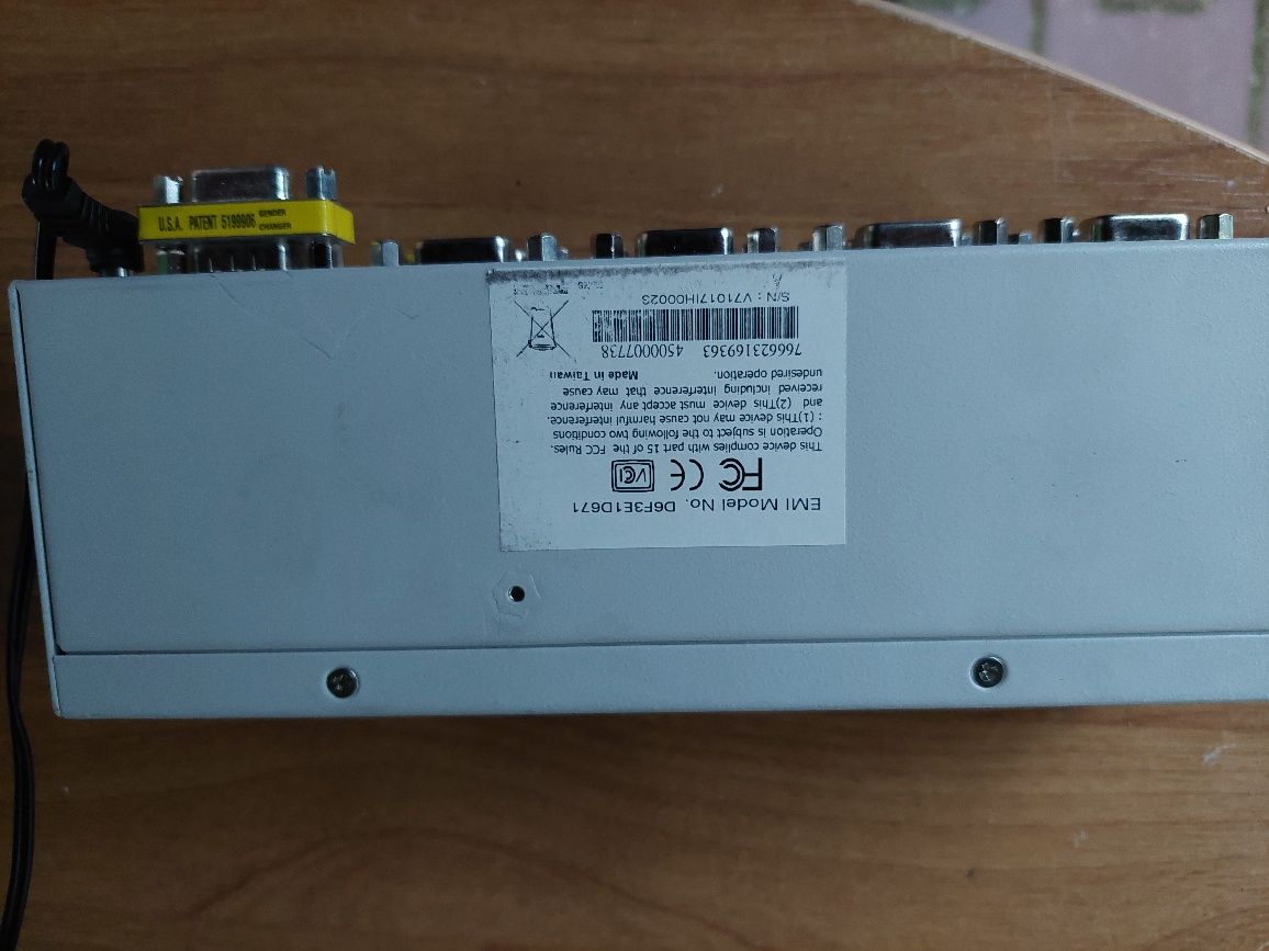 Rozdzielacz / Splitter Manhattan T-MSV108WS14 VGA 1/8