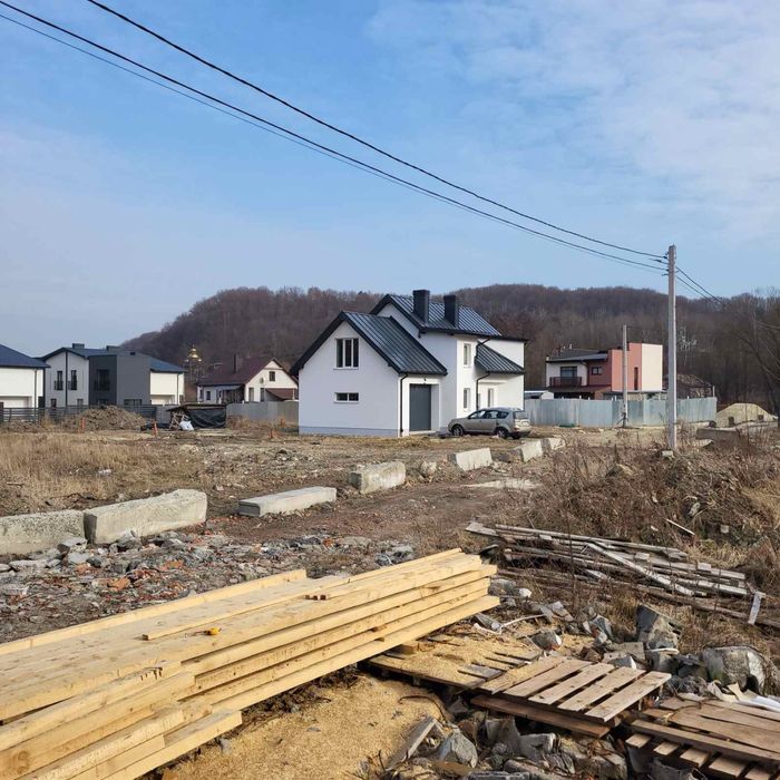 Продаж будинку в смт.Брюховичах