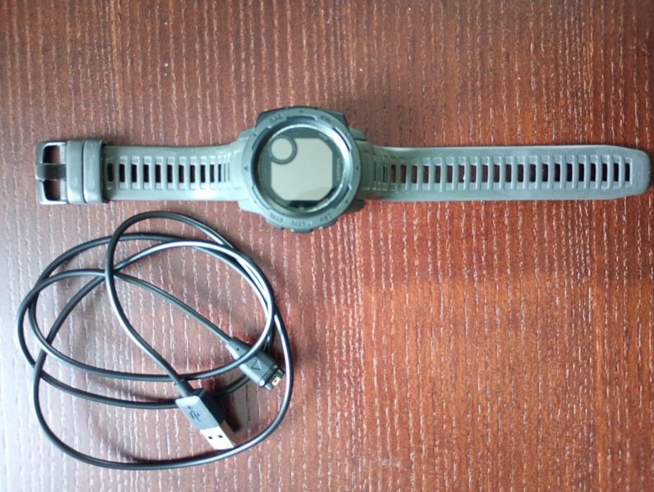 Продам годинник Garmin instinct, під ремонт або запчастини