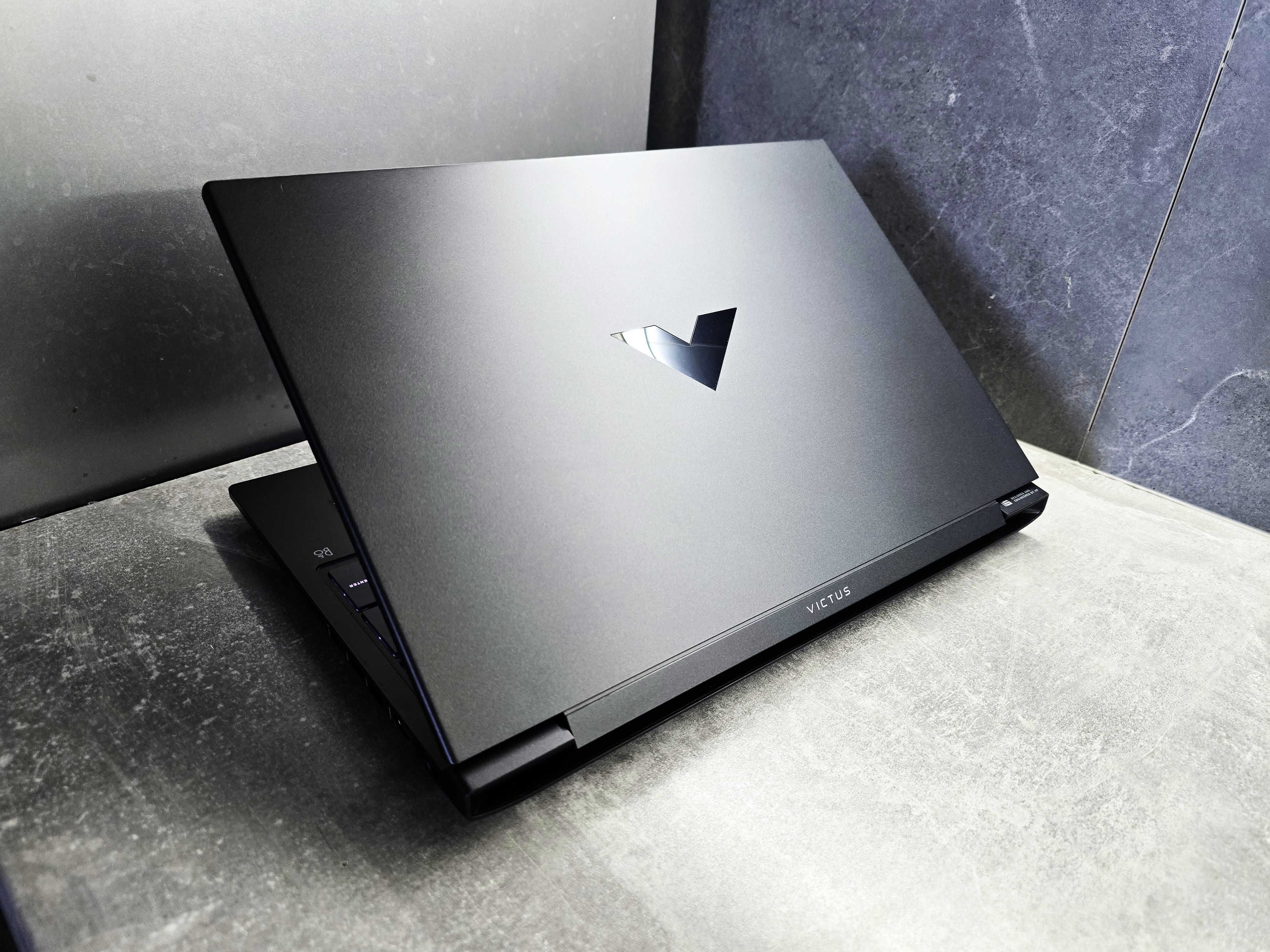 Ноутбук HP 16 RTX 4050/Ryzen 7 7840/1Tb/16Gb DDR5