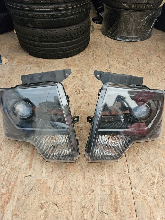 Reflektor prawy przód xenon lampa  Ford F150 Raptor 09-14