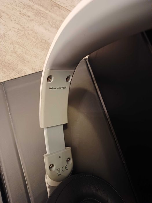 Słuchawki      Monster