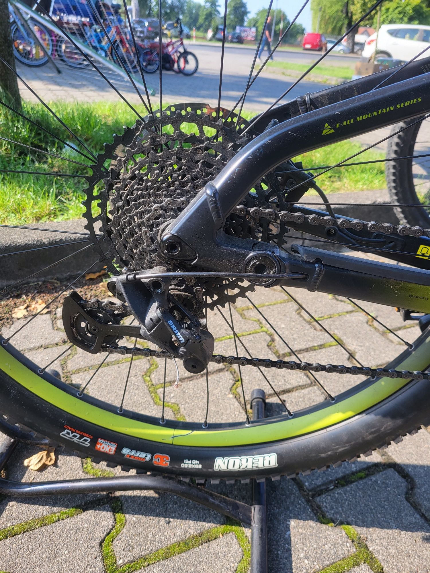 Rower BERGAMONT e-contrail 2022 rok