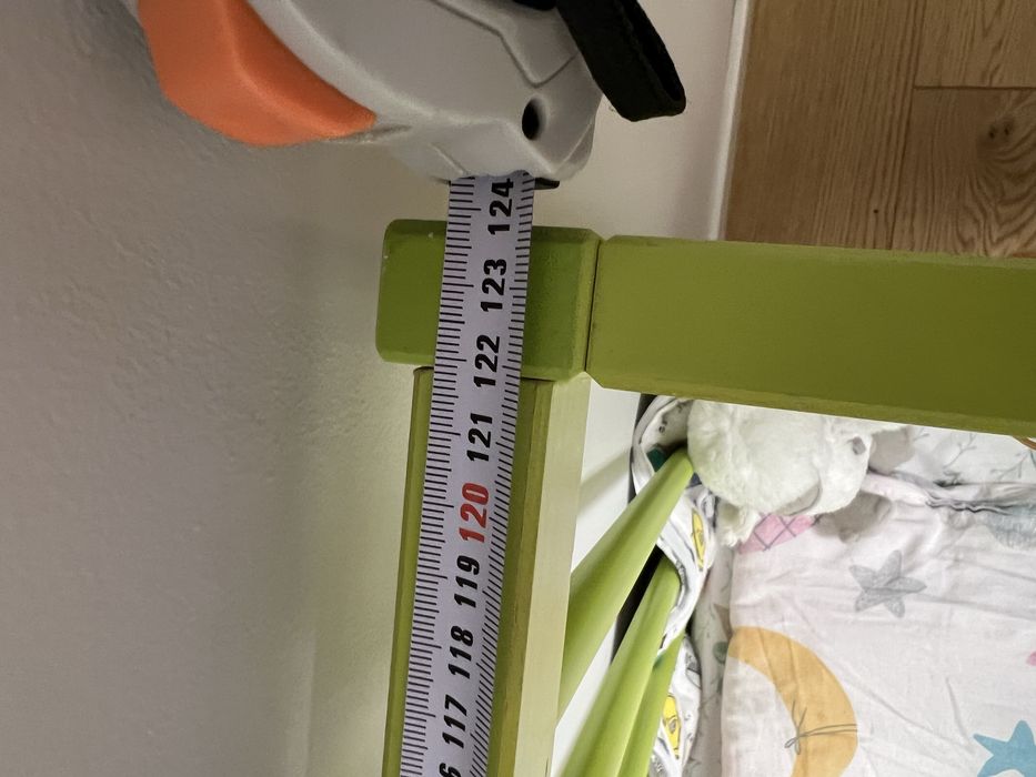 Łóżeczko dziecięce 120 x 60 z materacem 10cm w bardzo dobry stanie