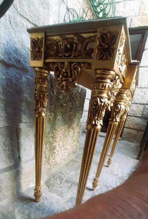 Credência/Aparador antigo em talha dourada
