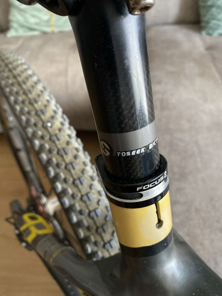 Bicicleta FOCUS raven 29 em carbono