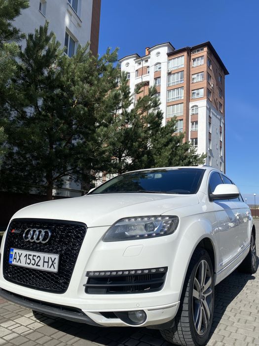 Офіційне авто Audi Q-7 2010рік