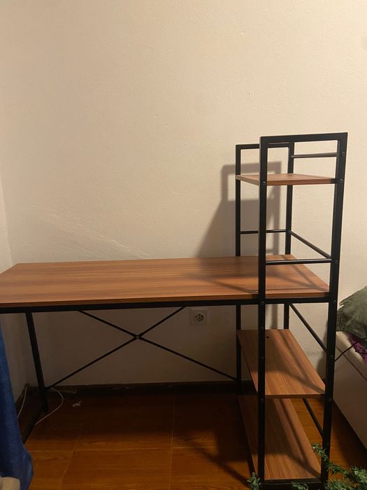 Secretaria em óptimo estado de conservação