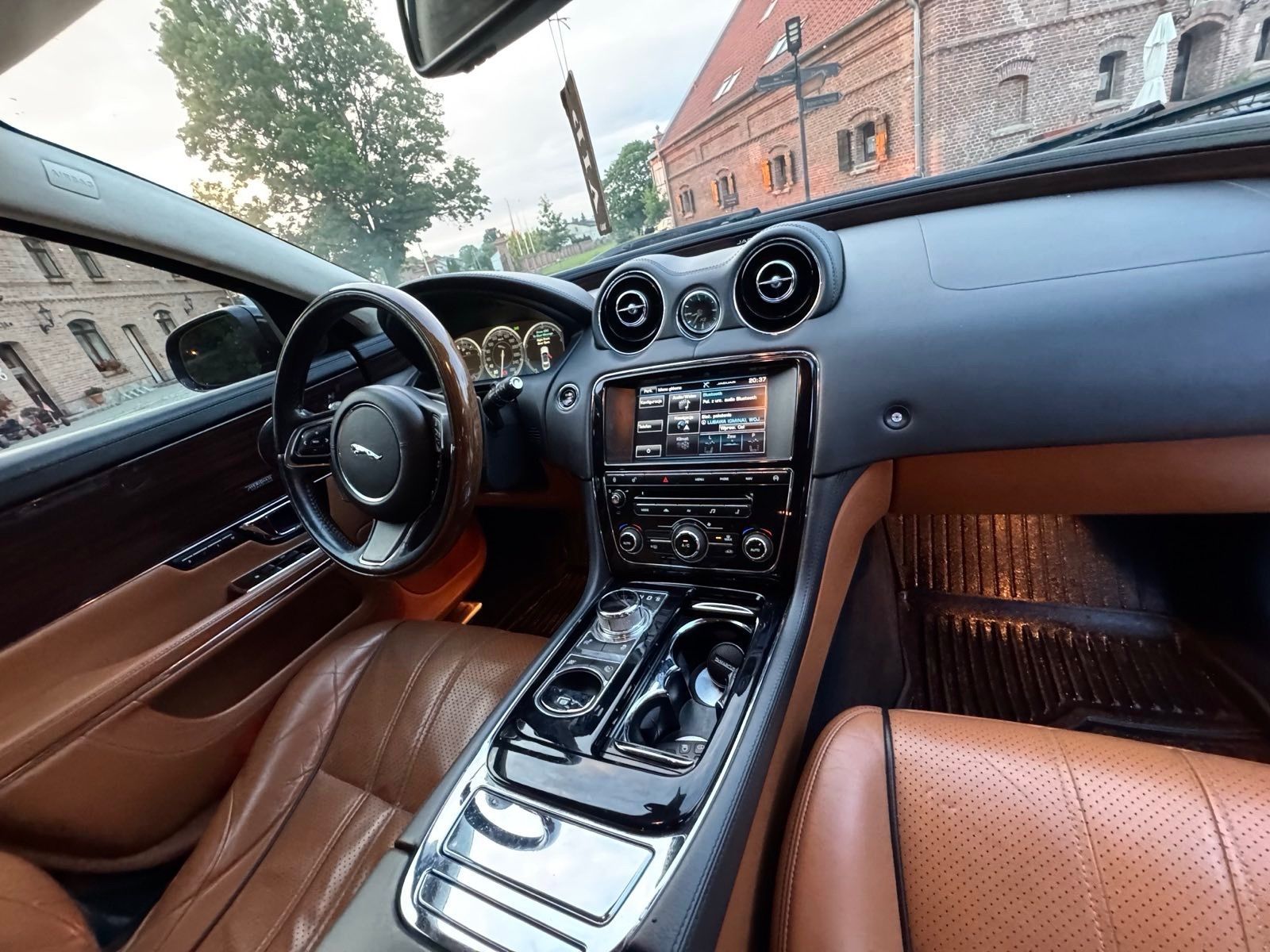 Jaguar XJ 2015r Long Portfolio 3.0T 340km 4x4 Max Opcja Stan Idealny Zamiana