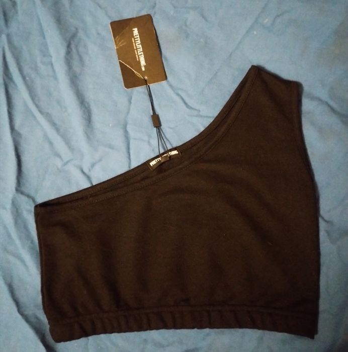 Топ новий pretty little thing