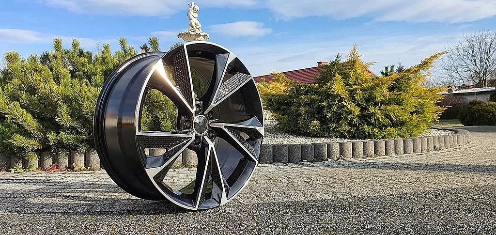 Felgi By1566 do Audi A4 A5 A6 Q5 Q3 Vw Artreon 18