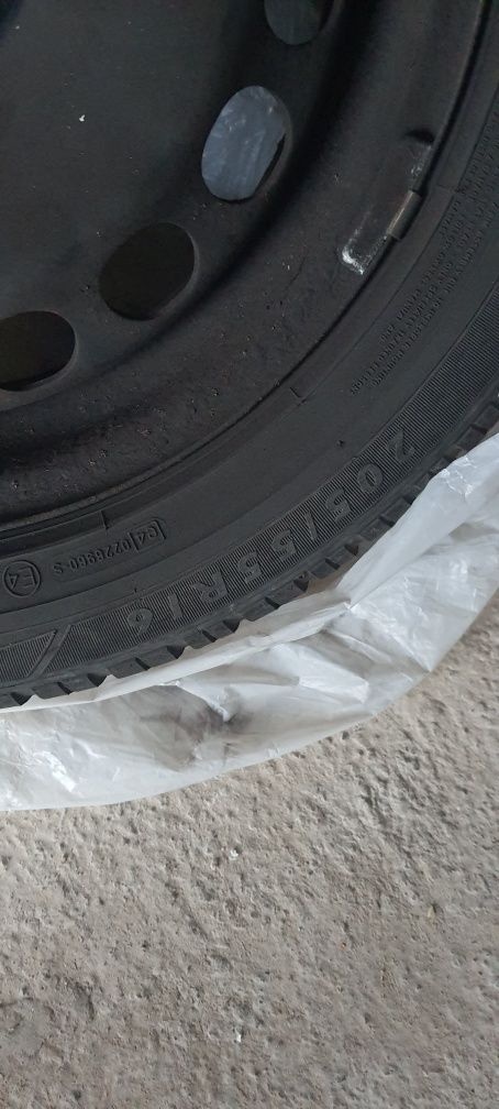 Металеві диски r16 на фольксваген з зимовою гумою Dunlop sport 3D