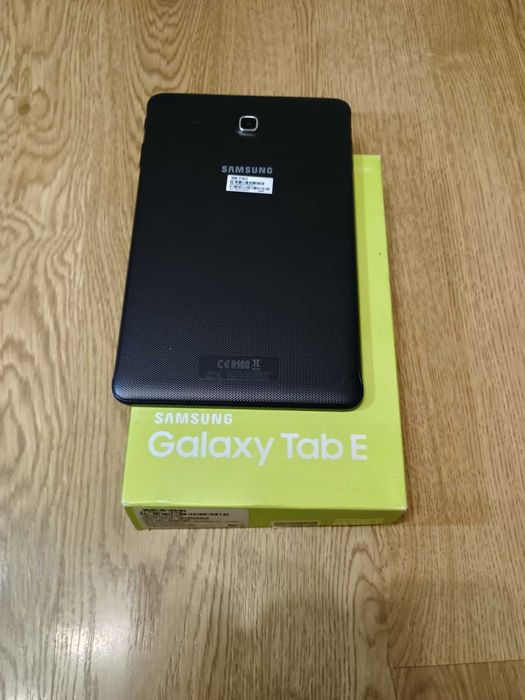 Планшет Samsung Galaxy Tab E