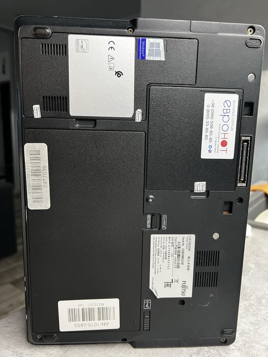 ноутбук Fujitsu  DESKTOP-T7NL49J