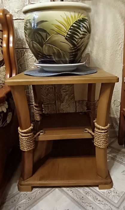 Тумбочка дерев'яна, тумба дерев'яна стильна