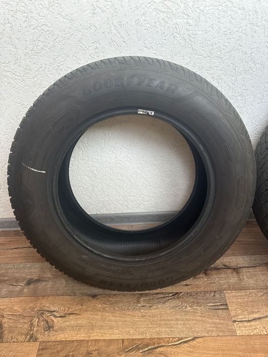Зимова резина GOODYEAR R17 225/65 106T