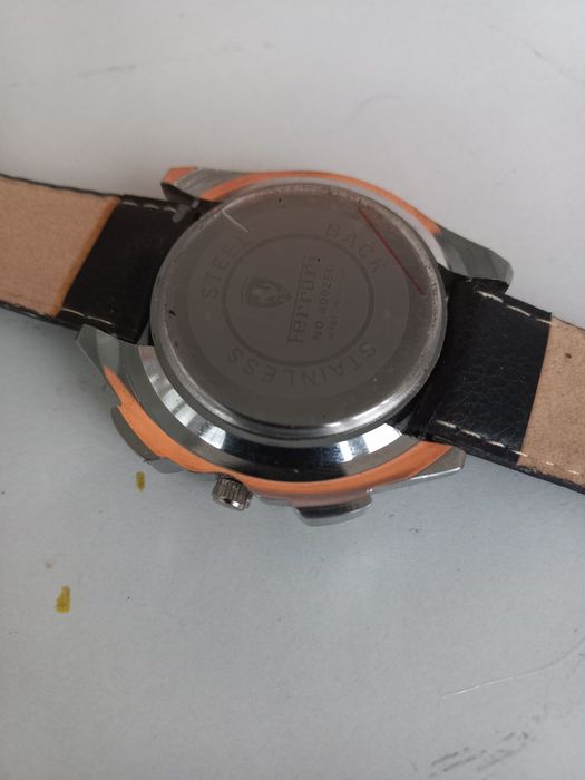 Новые часы Ferrari