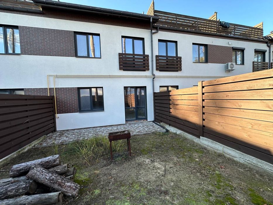 Крутий таунхаус в котеджному містечку. Чистове оздоблення.