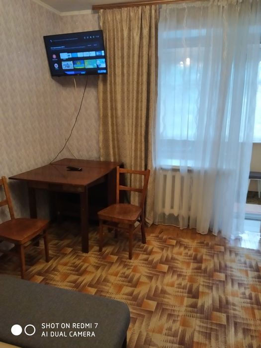 Заболотного/Добровольского, квартира с большим балконом 2эт (газ)