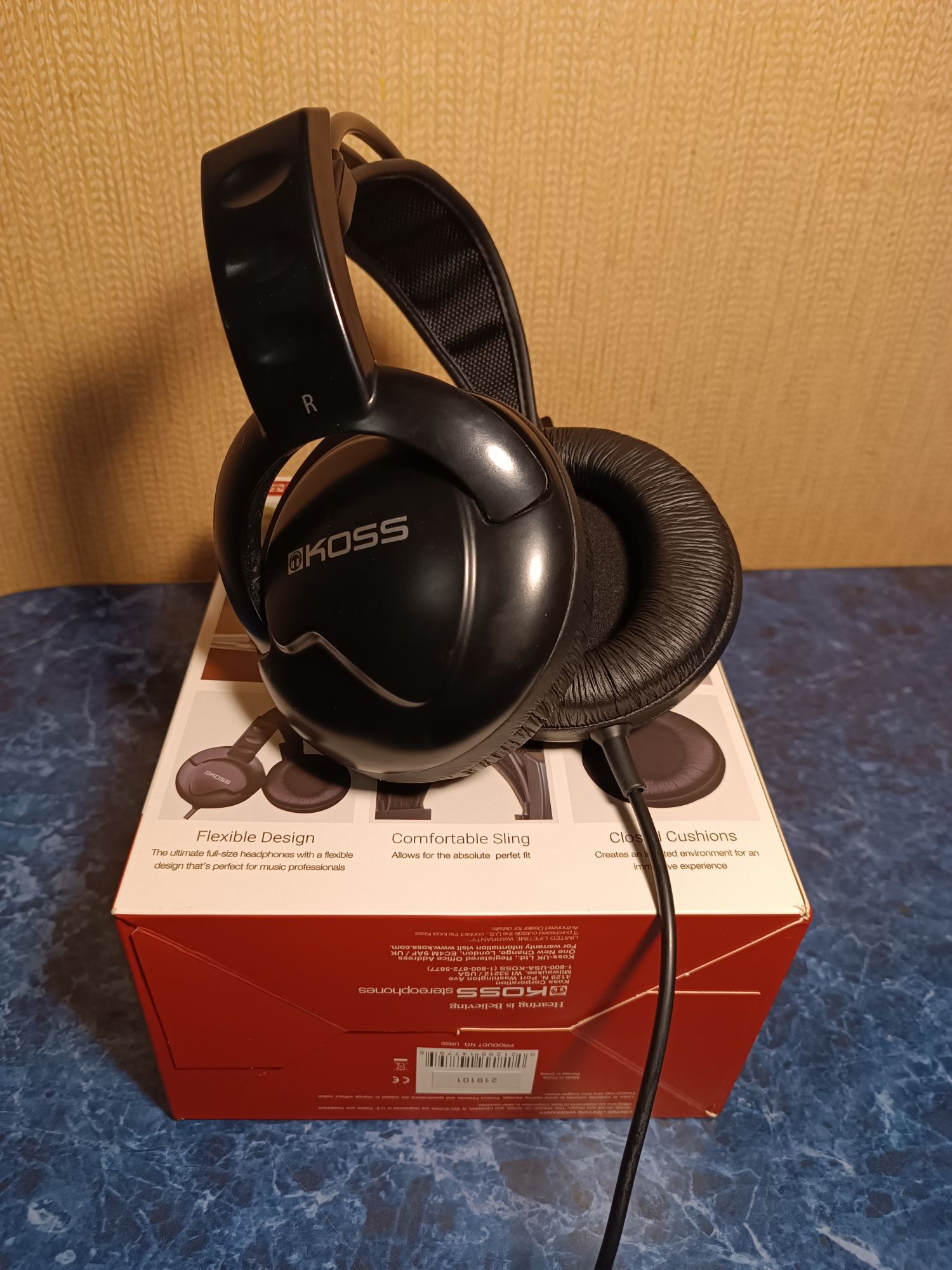 KOSS UR20 Full-Size Headphones