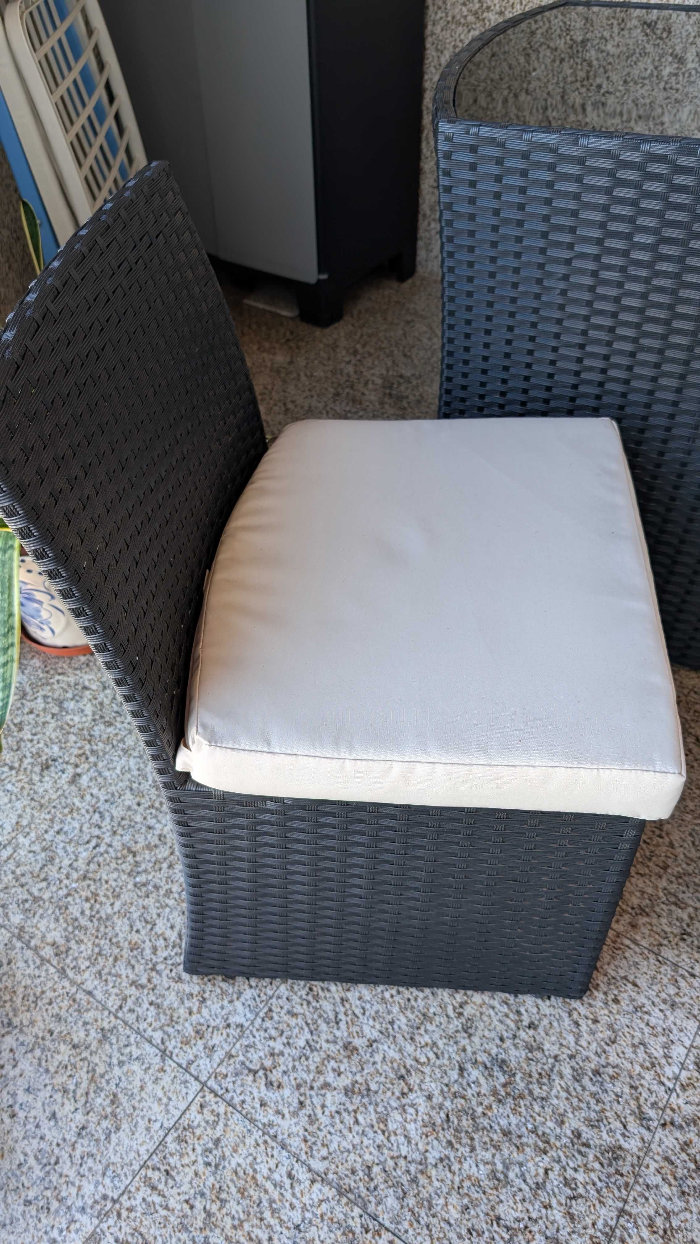 Mesa de Exterior com cadeiras como nova