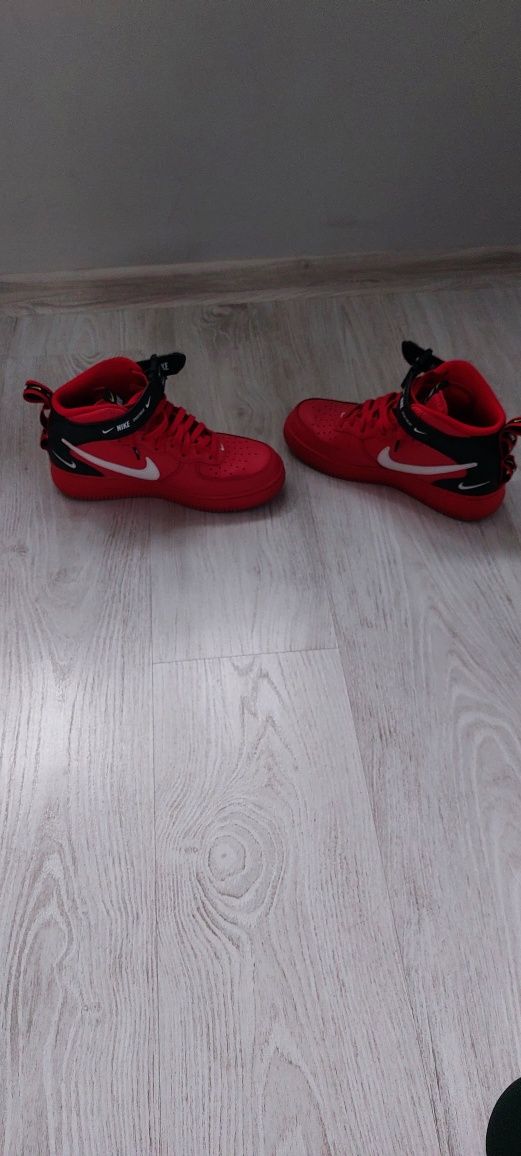 Buty Nike Air Force jak nowe oryginalne 41