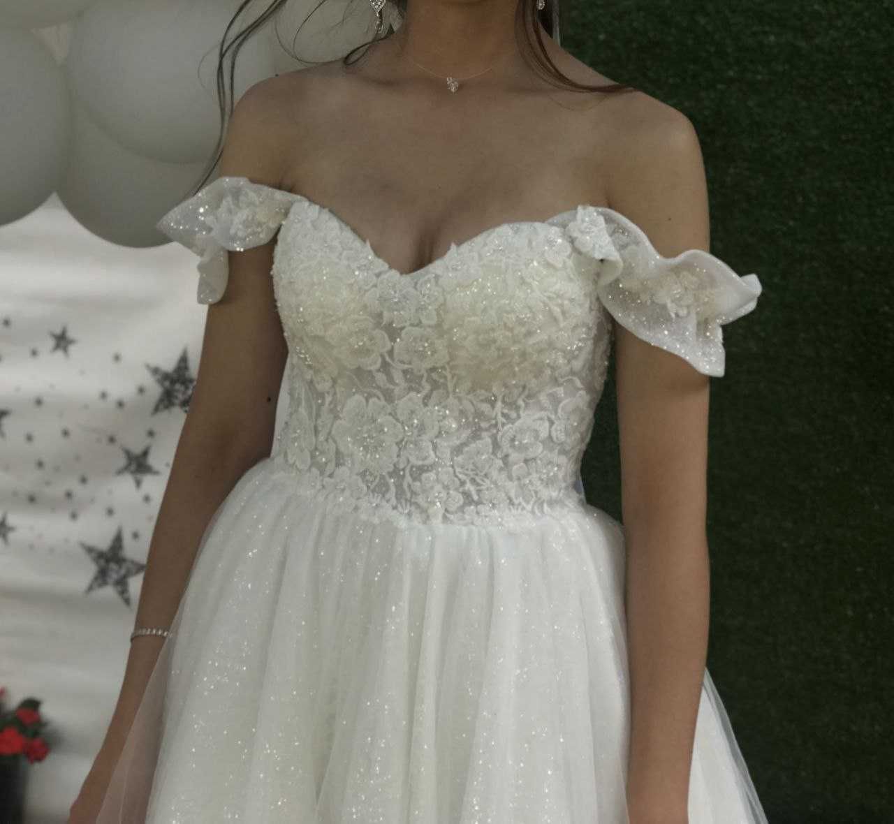 Продається весільна сукня