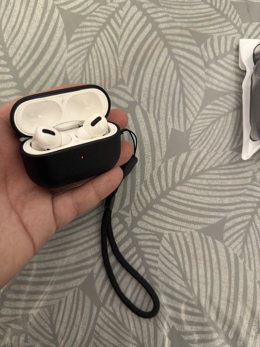 Чехол (под кожу) для AirPods 3 ,4 Pro ,Pro 2 ,Pro 3 case с петелькой