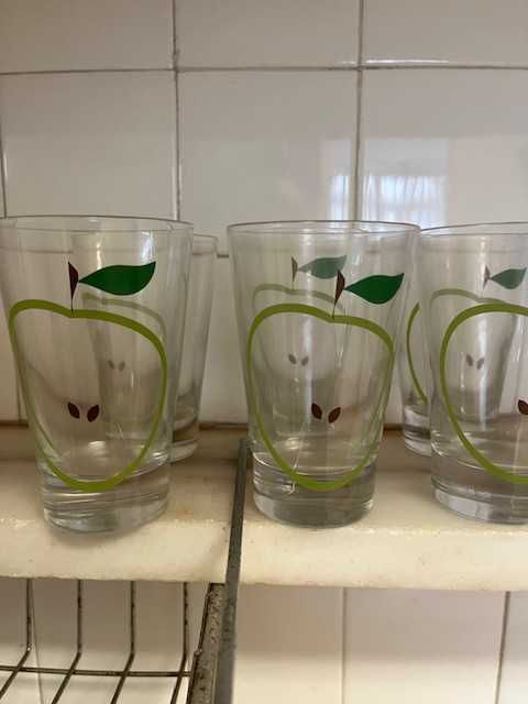 Copos antigos em bom estado