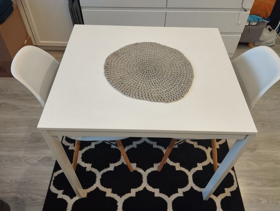 Sprzedam Stolik rozkładany +krzesła 350 zł, sam stolik 300zł