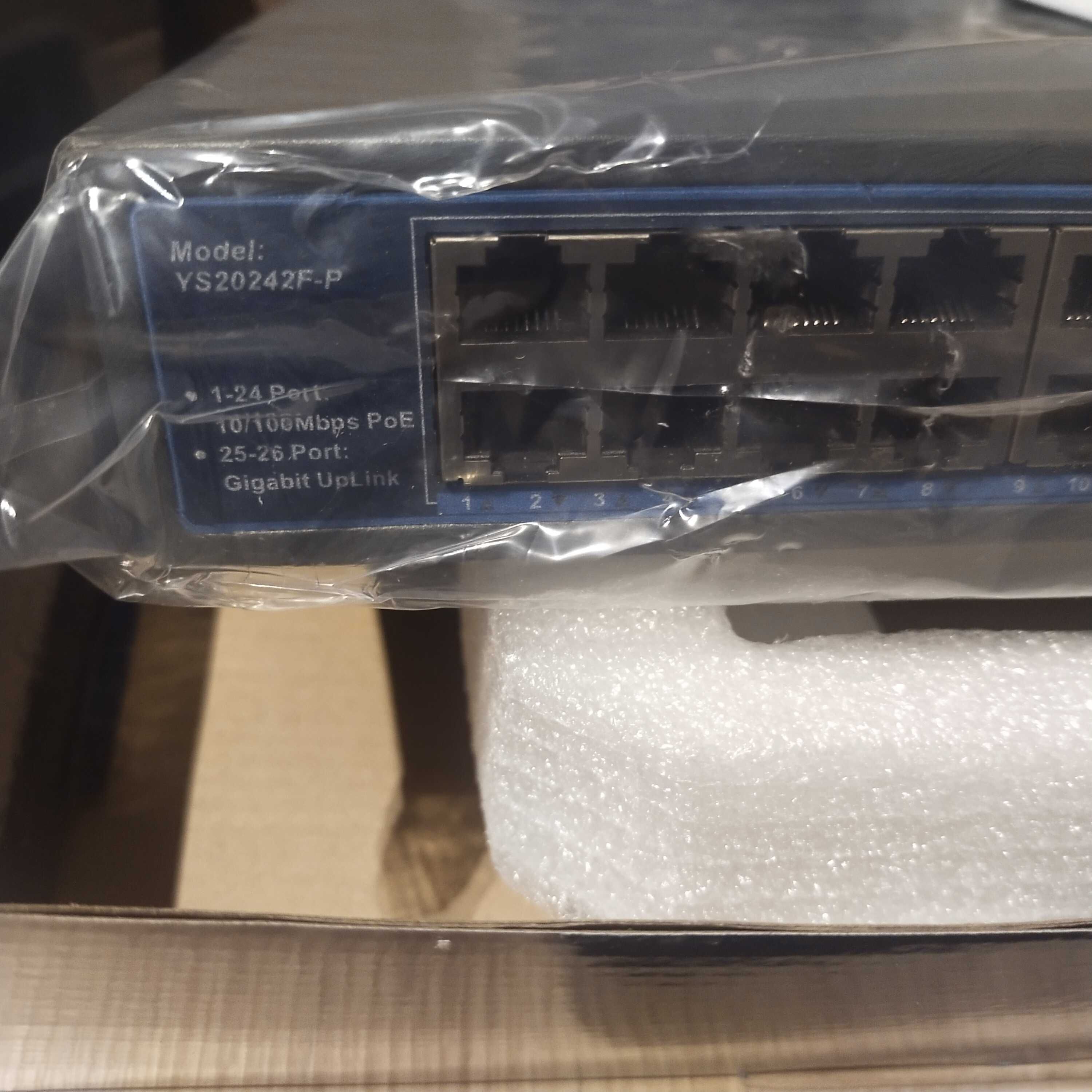 YuanLey 26 Port PoE Switch