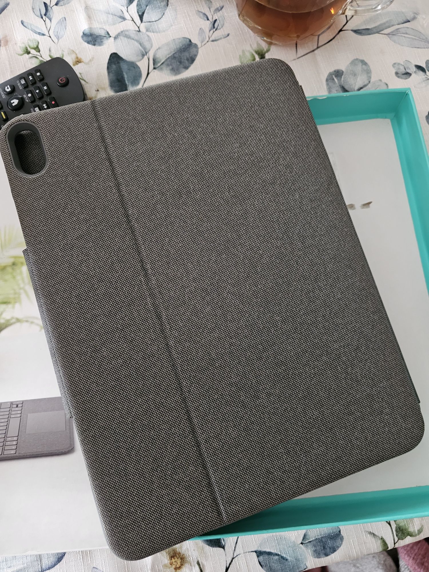 LOGITECH Folio Touch Apple iPad AIR 4th AZERTY Klawiatura Uszkodzona
