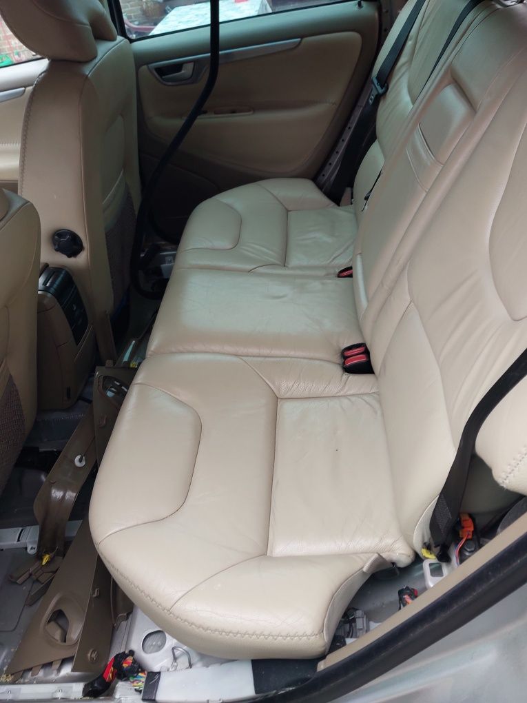 Komplet Foteli do V70 II  XC70 I lift 05-07 kolor beżowy