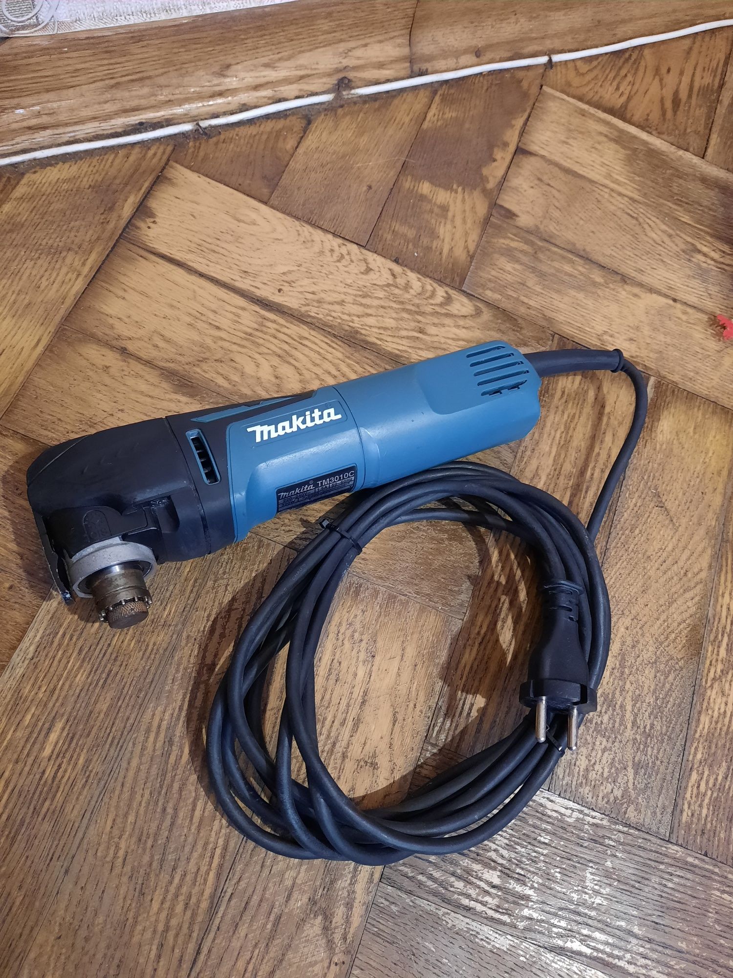 100% оригінал!!Реноватор Makita TM 3010 C,320вт