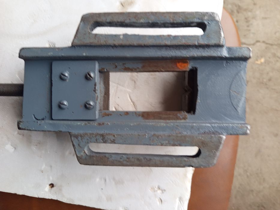 Тиски для сверлильного станка