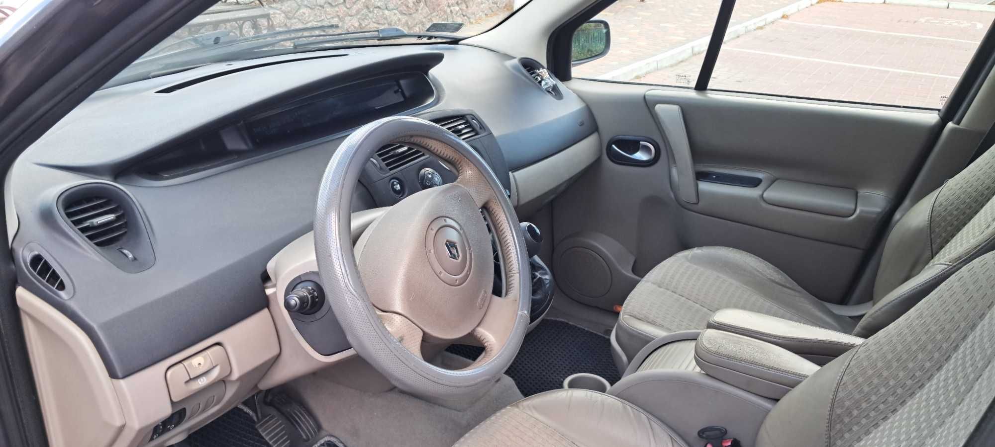 Продаю машину Renault Grand Scenik
