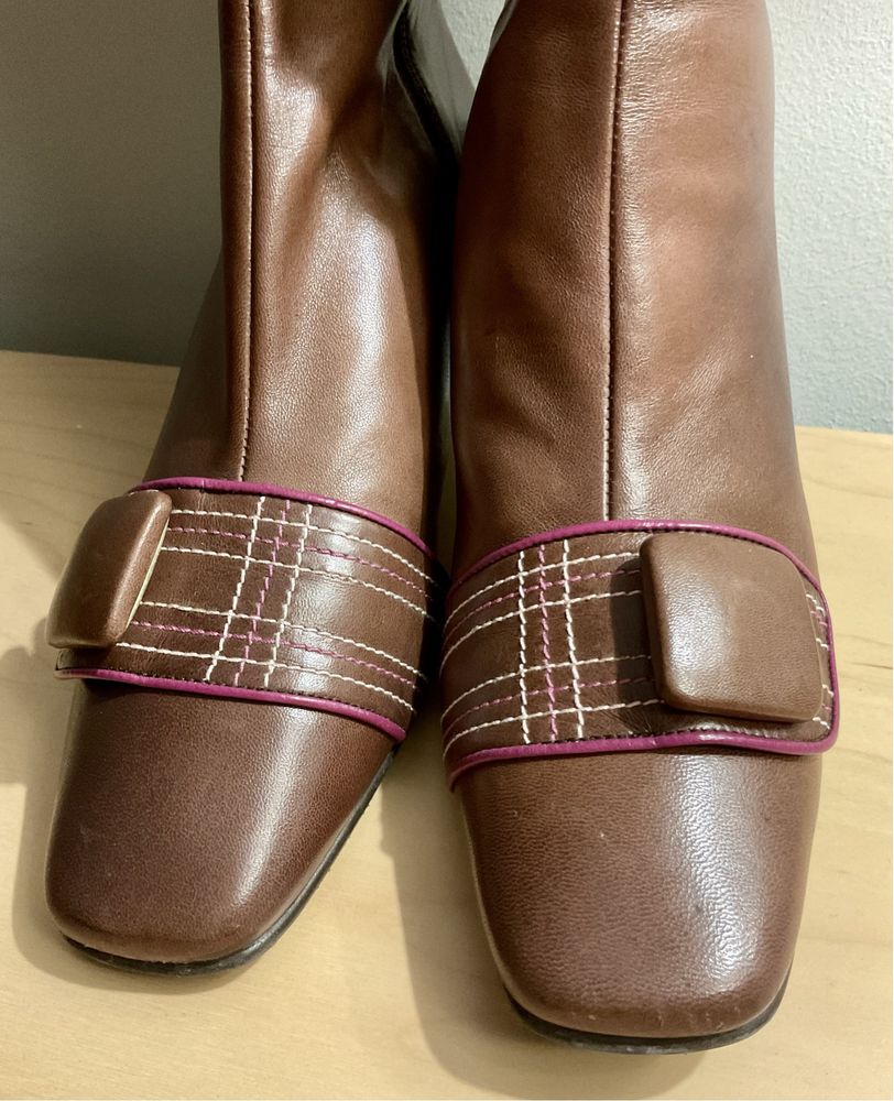 Botas castanhas e rosa Salvador Sapena