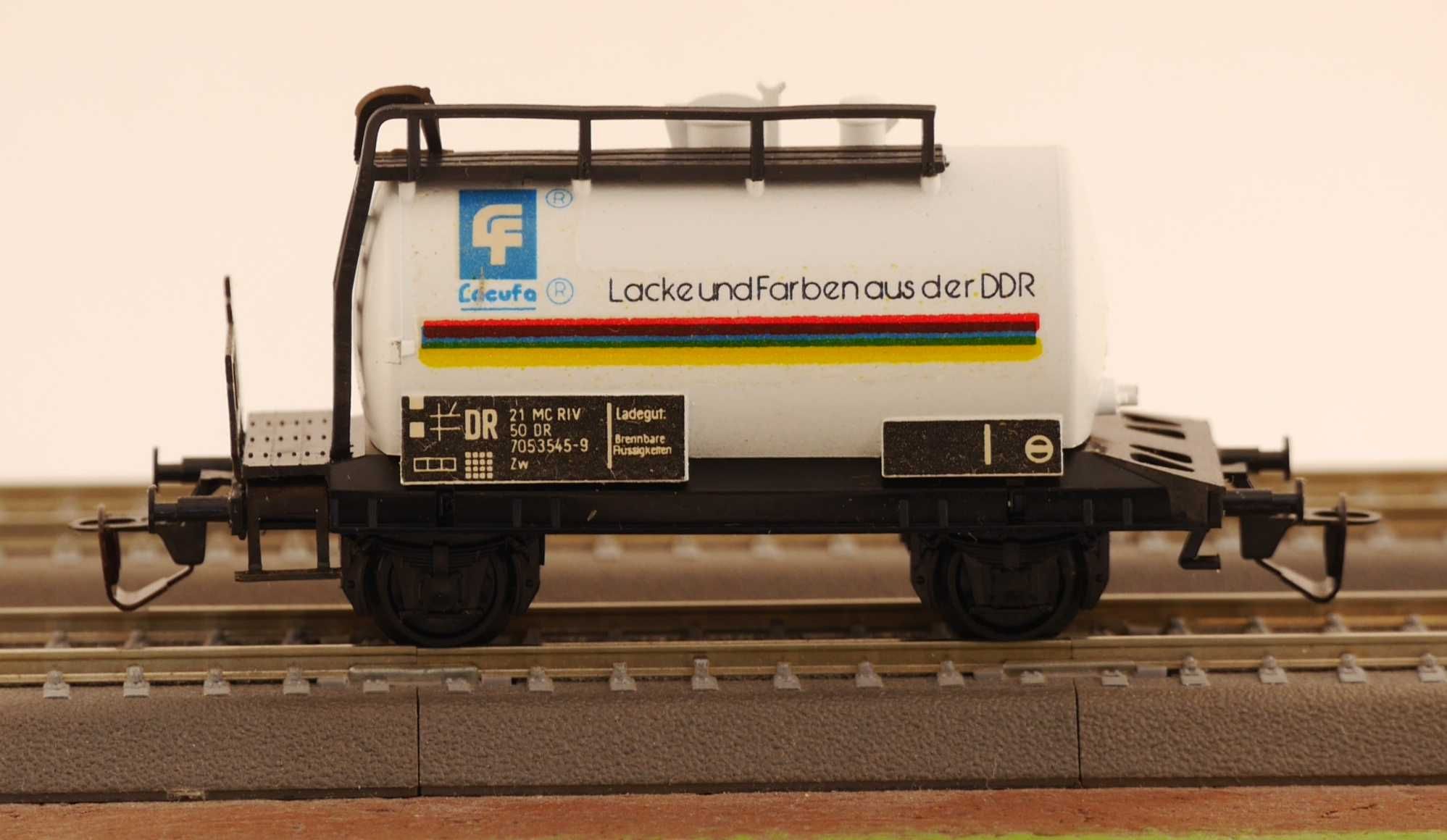 kolejka TT - skład (nr 4) pociągu towarowego - 7 wagonów