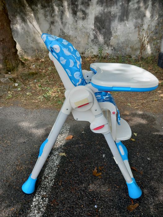 Cadeira Chicco da papa do bebé.