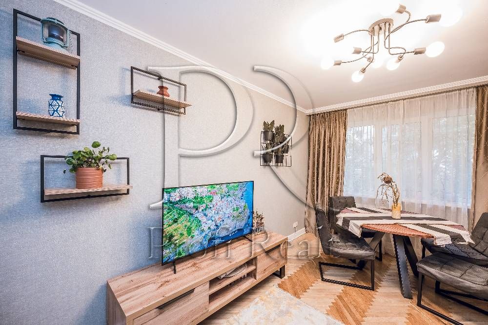 Продаж 3 кімн. квартири вул. Василенка 23/Відрадний/Любомира Гузара