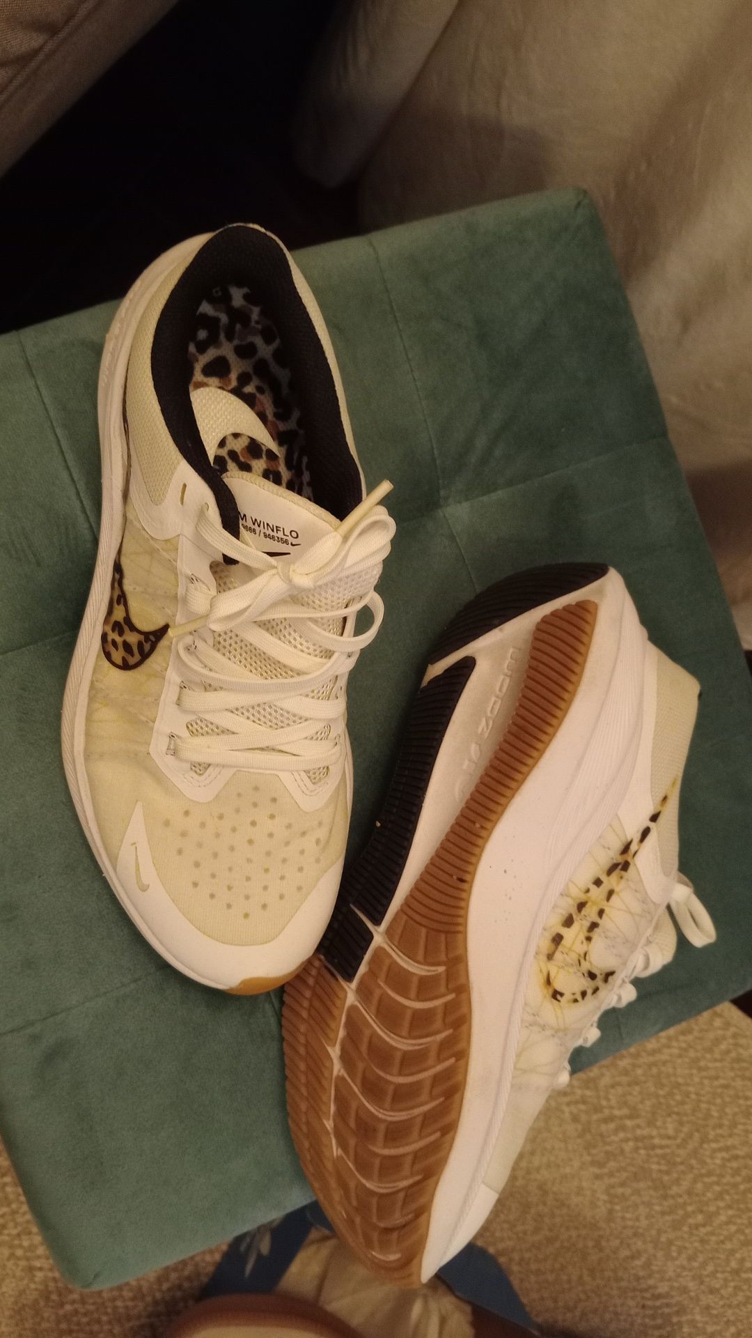 Ténis Nike senhora n° 38,5 usados 2 vezes. 35 euros.