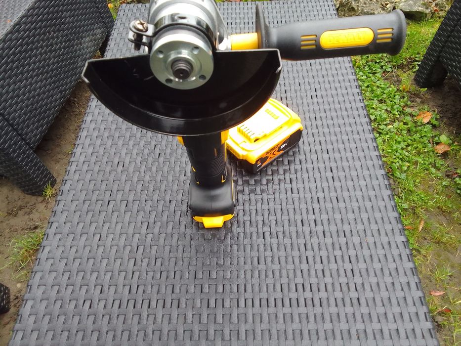 Szlifierka kątowa DeWalt DCG405