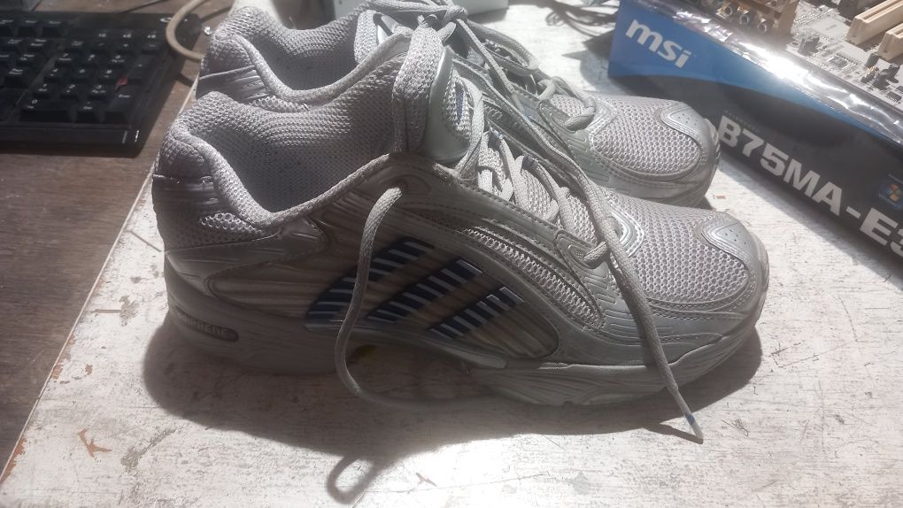 Buty adidas adpreme roz 42