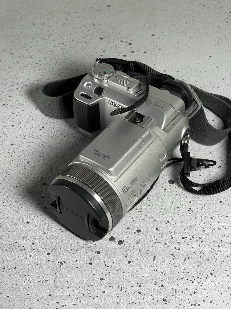Вживаний - Sony F717 - вінтажна цифрова камера/гарний стан