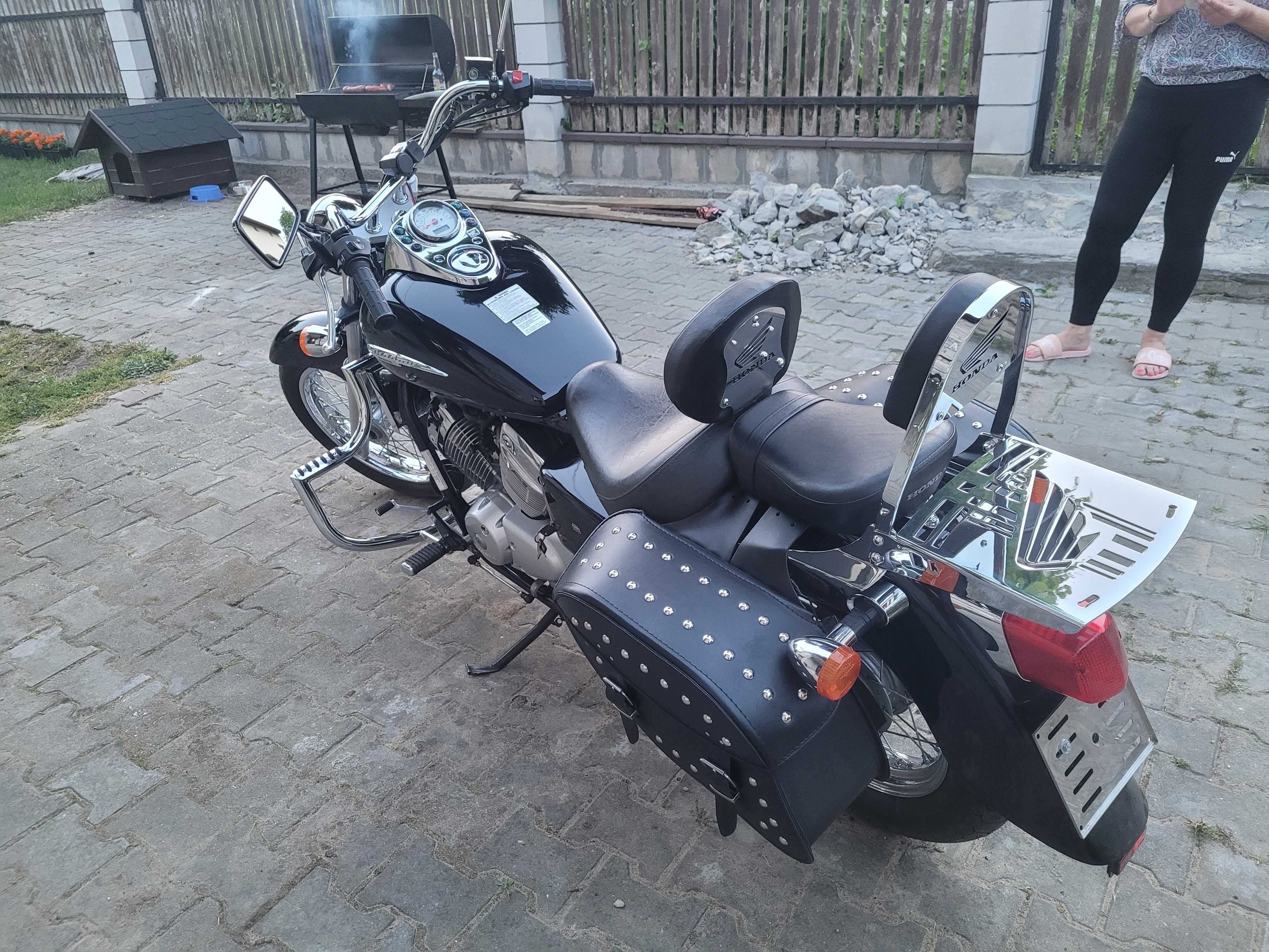 Honda shadow 125