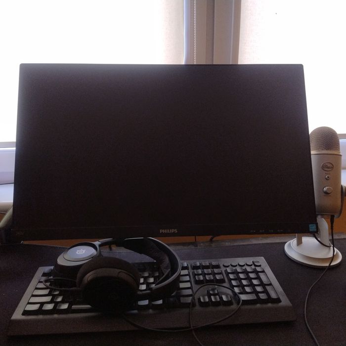 Monitor PHILIPS 273V7
