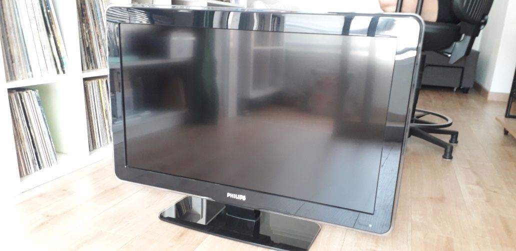 Tv lcd Philips 37" full HD