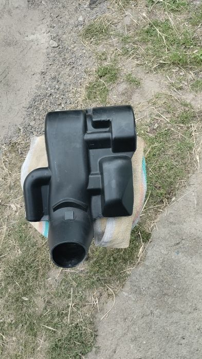 Патрубок воздухозаборник воздушного фильтра додж джорни 2.4