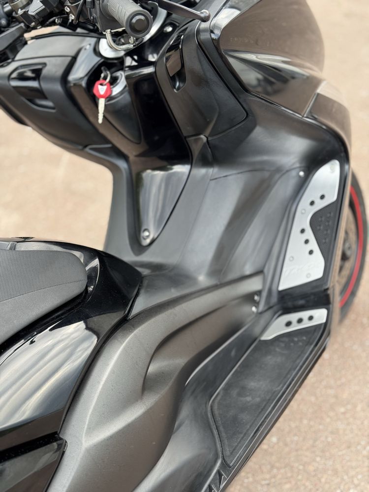 Максі - скутер Yamaha T-MAX 500 Ямаха з Японіі